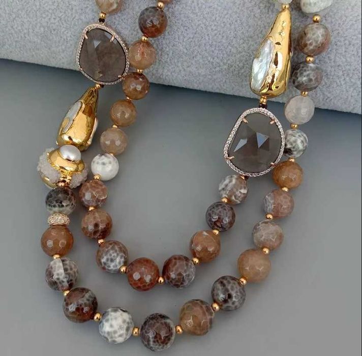 Piękny naszyjnik z naturalnymi kamieniami półszlachetnymi