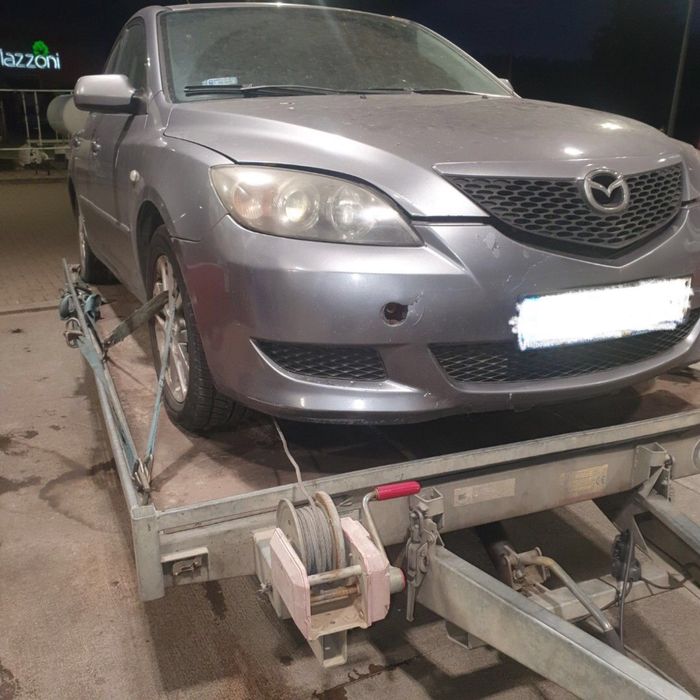 Mazda III 1.6 diesel 110KM 5 drzwi kolor grafitowy na części