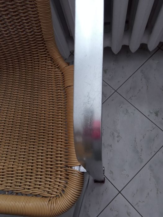 Sprzedam krzesła z grubszego,masywnego aluminium z technoratanem.