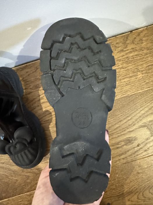 Продам тидячі ботінки