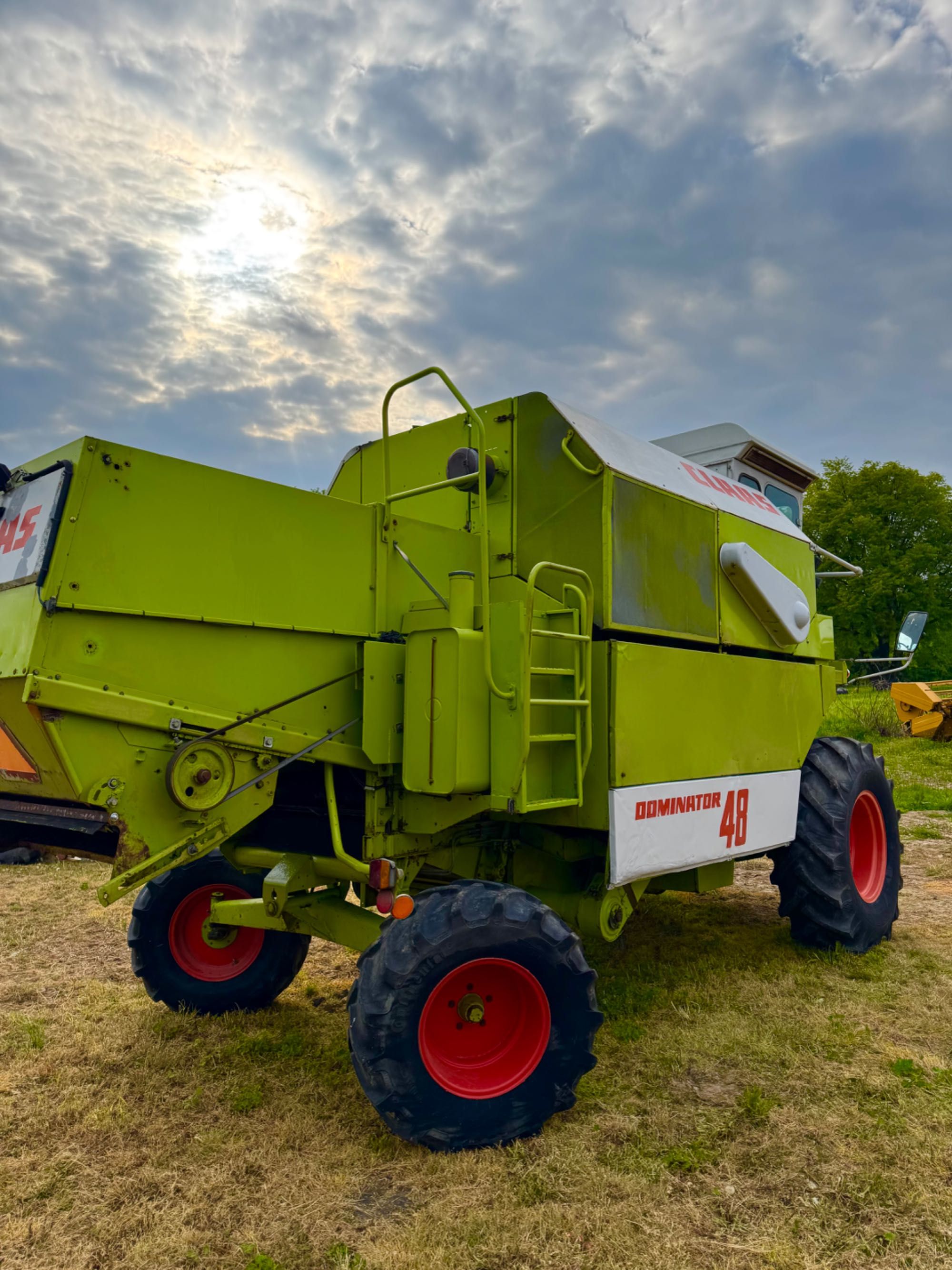 Зернозбиральний комбайн Claas Dominator 48