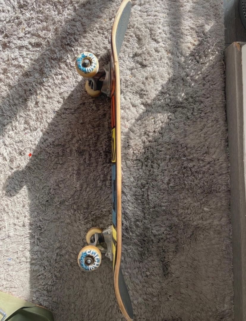 Skate cliché semi novo