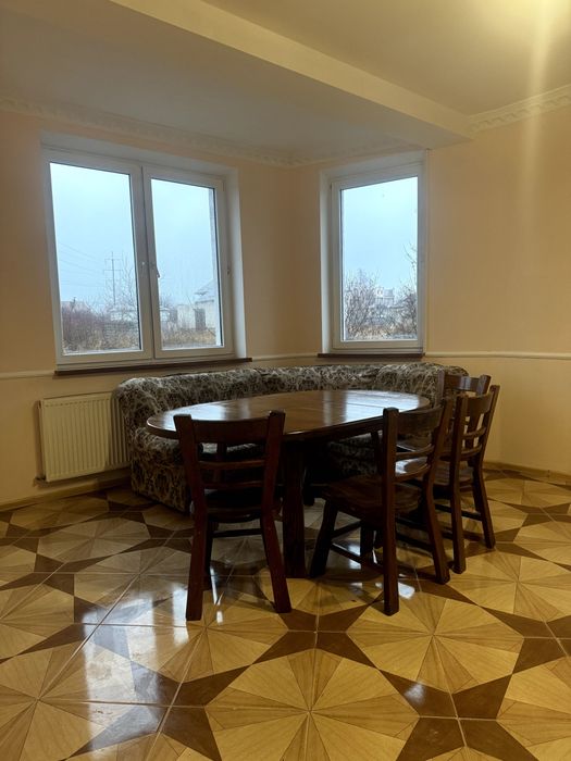 Оренда будинку на Новий Рік (3 поверхи)