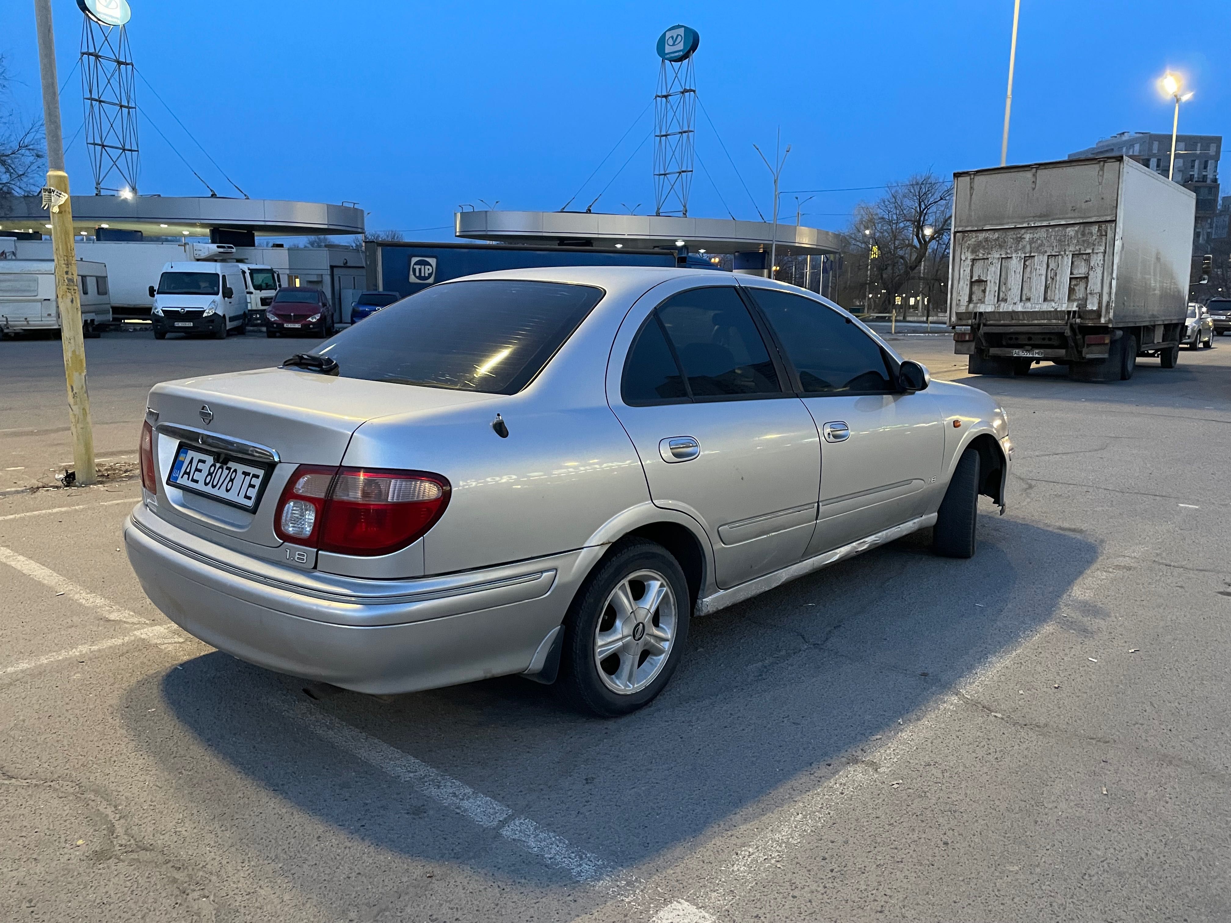 Nissan sunny 2002