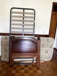 Cama de solteiro com estrado e colchão
