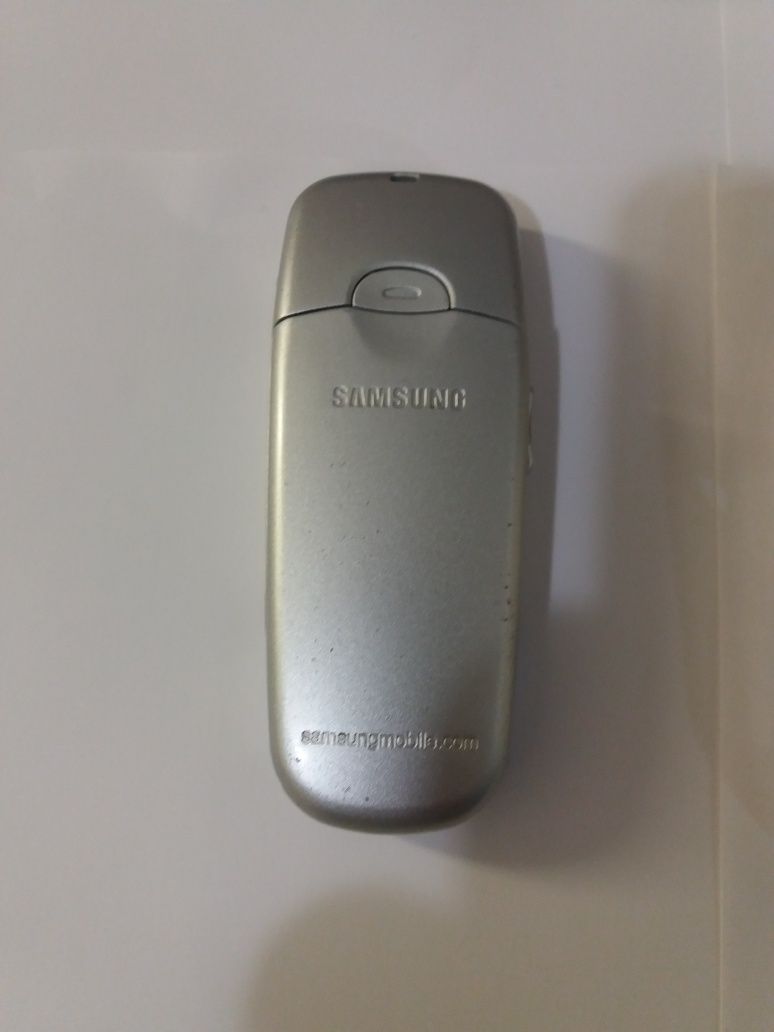 Продам мобільний телефон Samsung SGH-C230