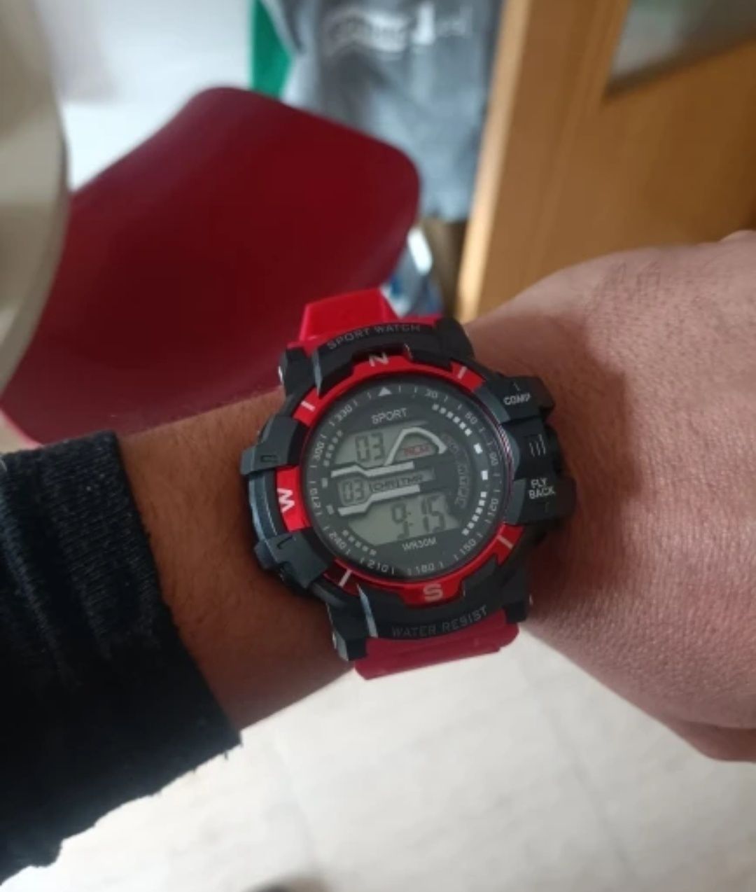 Nowy męski zegarek sportowy czerwony