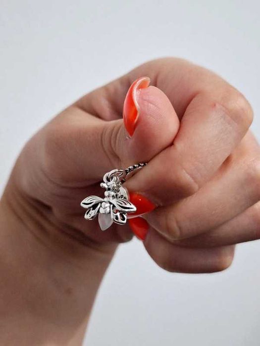 Charm's Zawieszka Świetlik świecący w ciemności