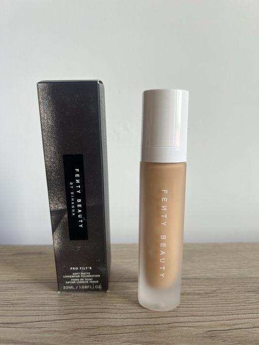 Fenty beauty podklady, kredki i korektory. Szminki z Too Faced