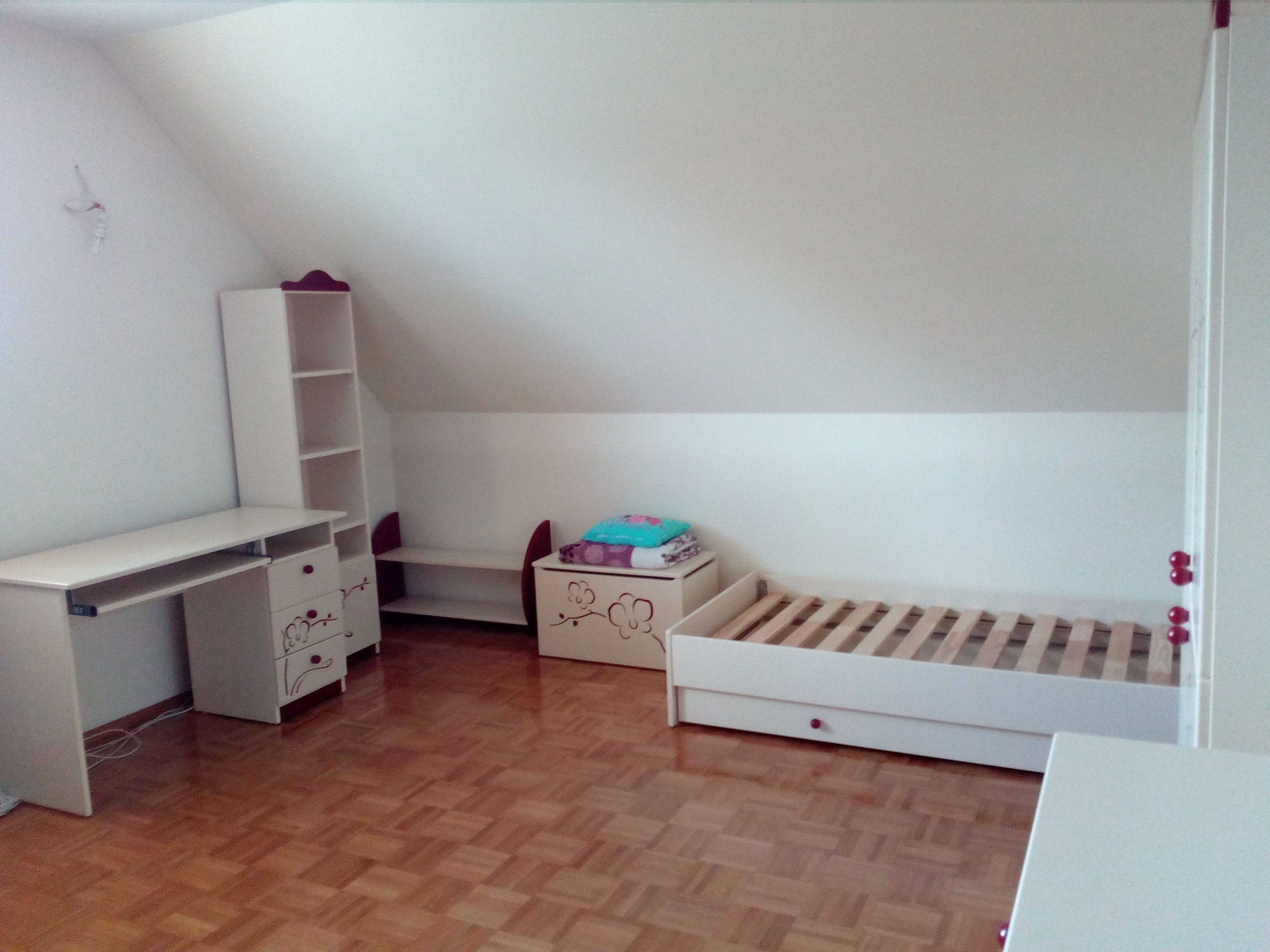 Meble Meblik + łóżko z materacem.Komplet mebli dla dziewczynki,gotowy.
