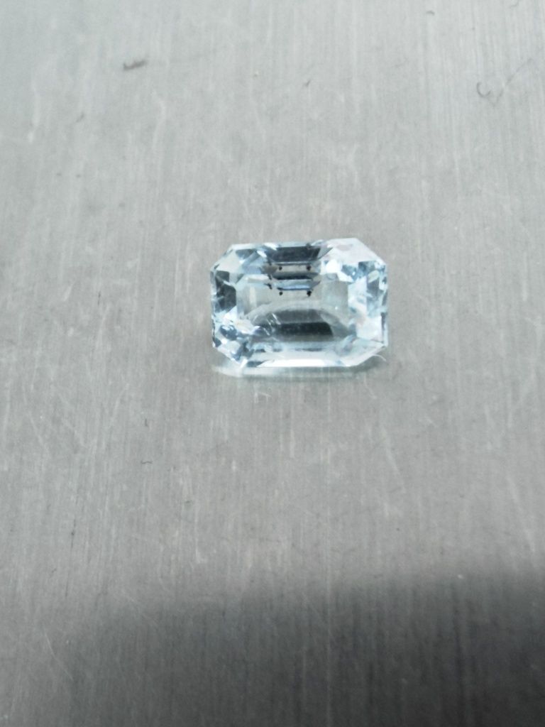 Akwamaryn naturalny 0.96 ct. Oktagon
