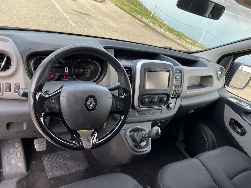 Renault Trafic DCI 6-Lugares