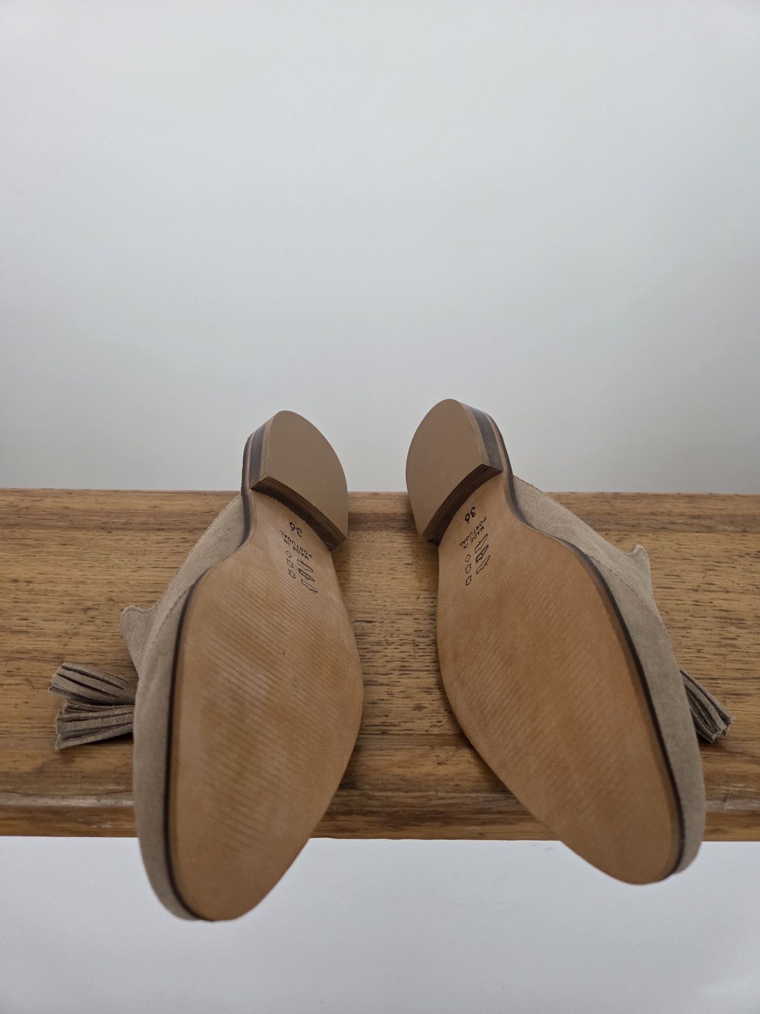 Chinelo.  cizento