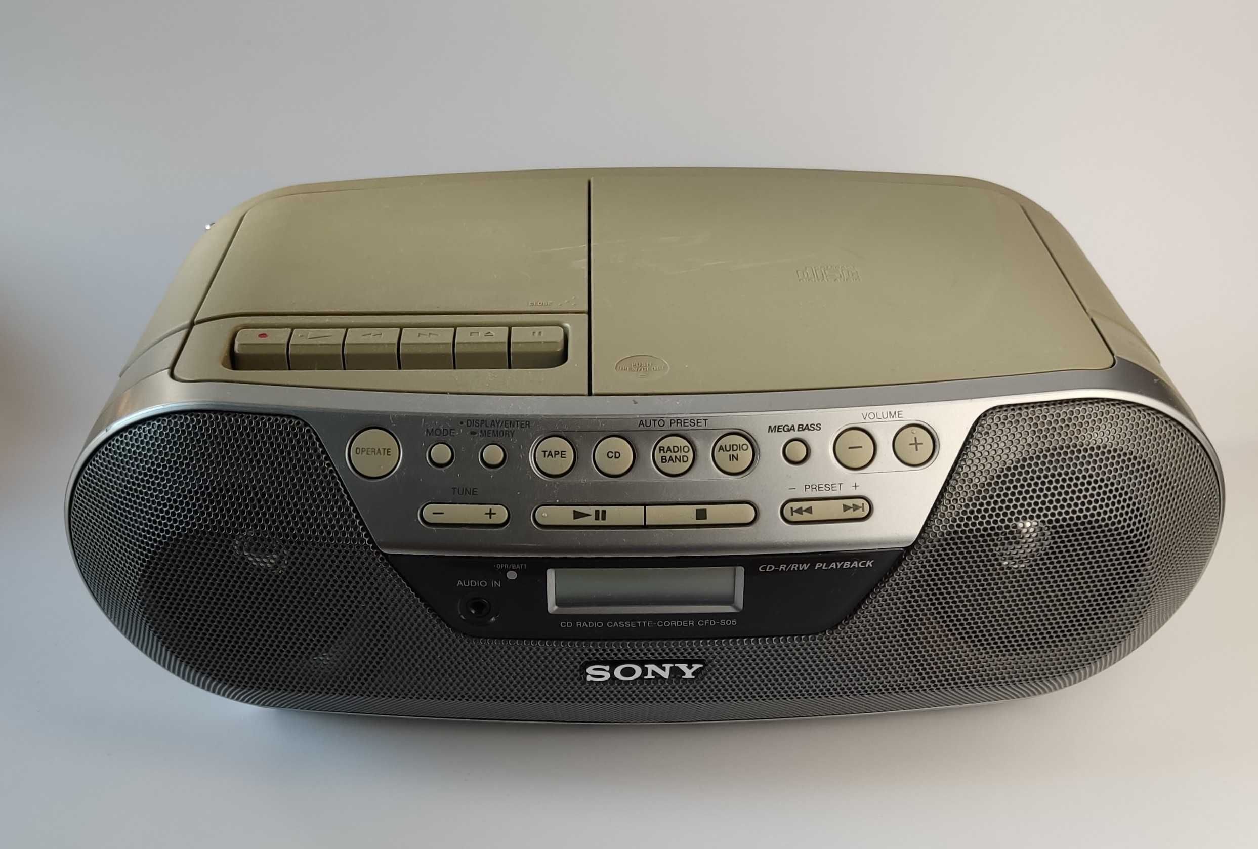 Radiomagnetofon z CD - SONY CFD-S05 - sprawny