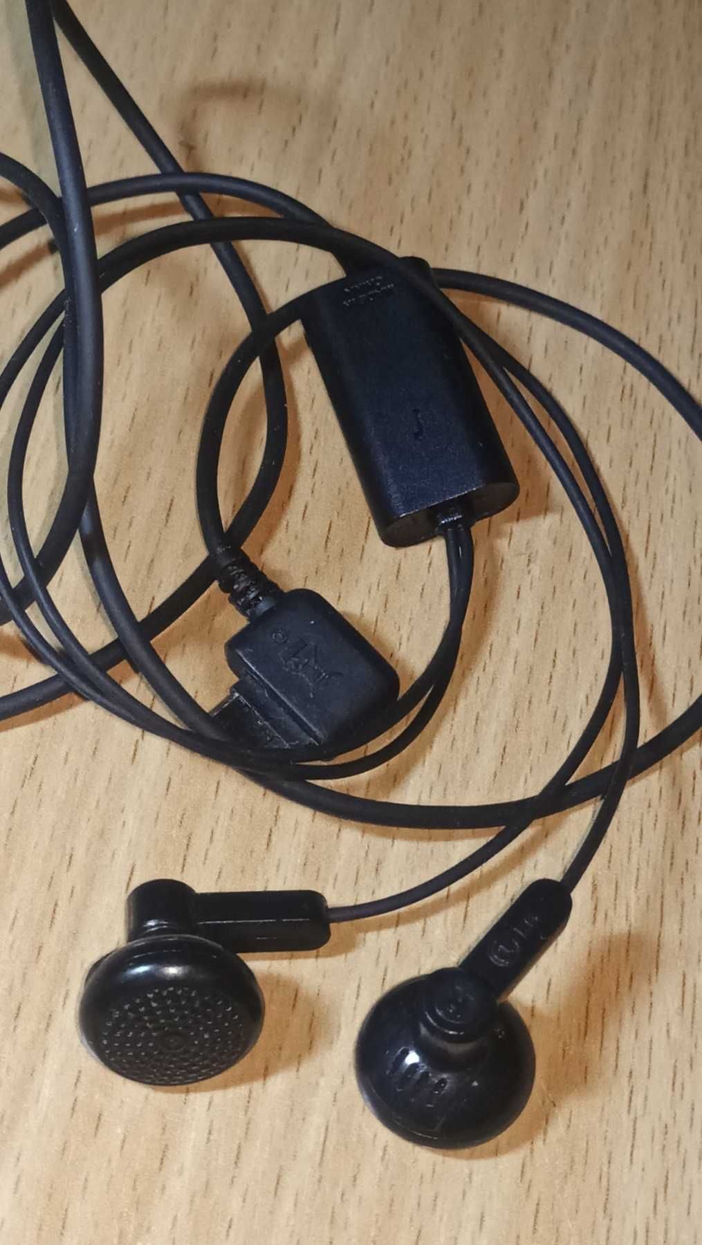 Наушники Samsung Sansa и другие