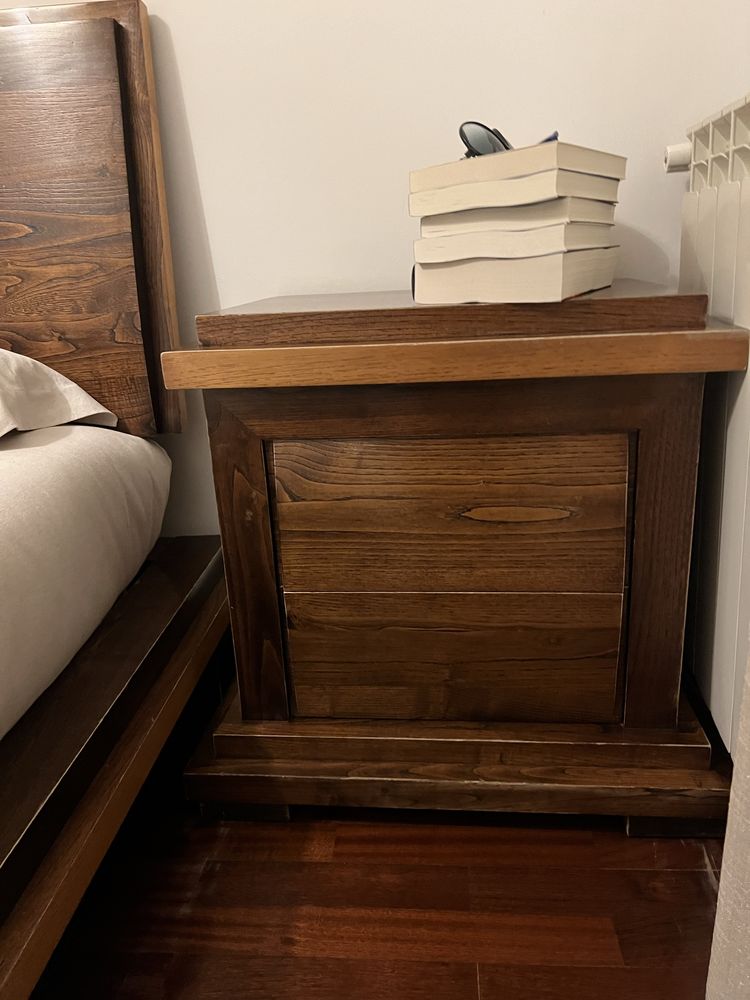 Cama de Casal  + Mesa Cabeceira