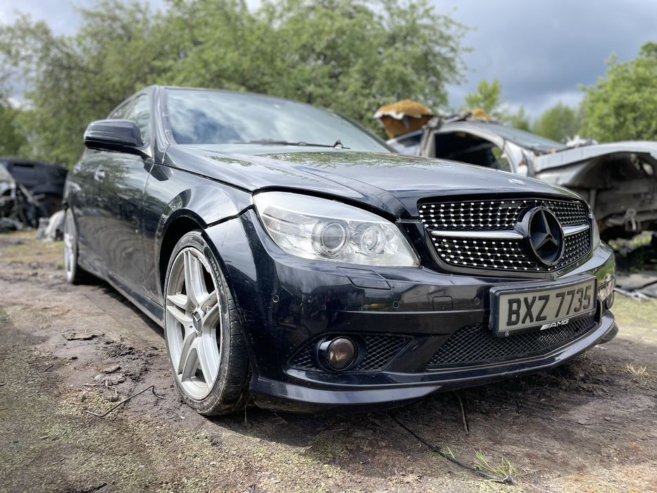 Бампер фара капот телевизор Мерседес W204