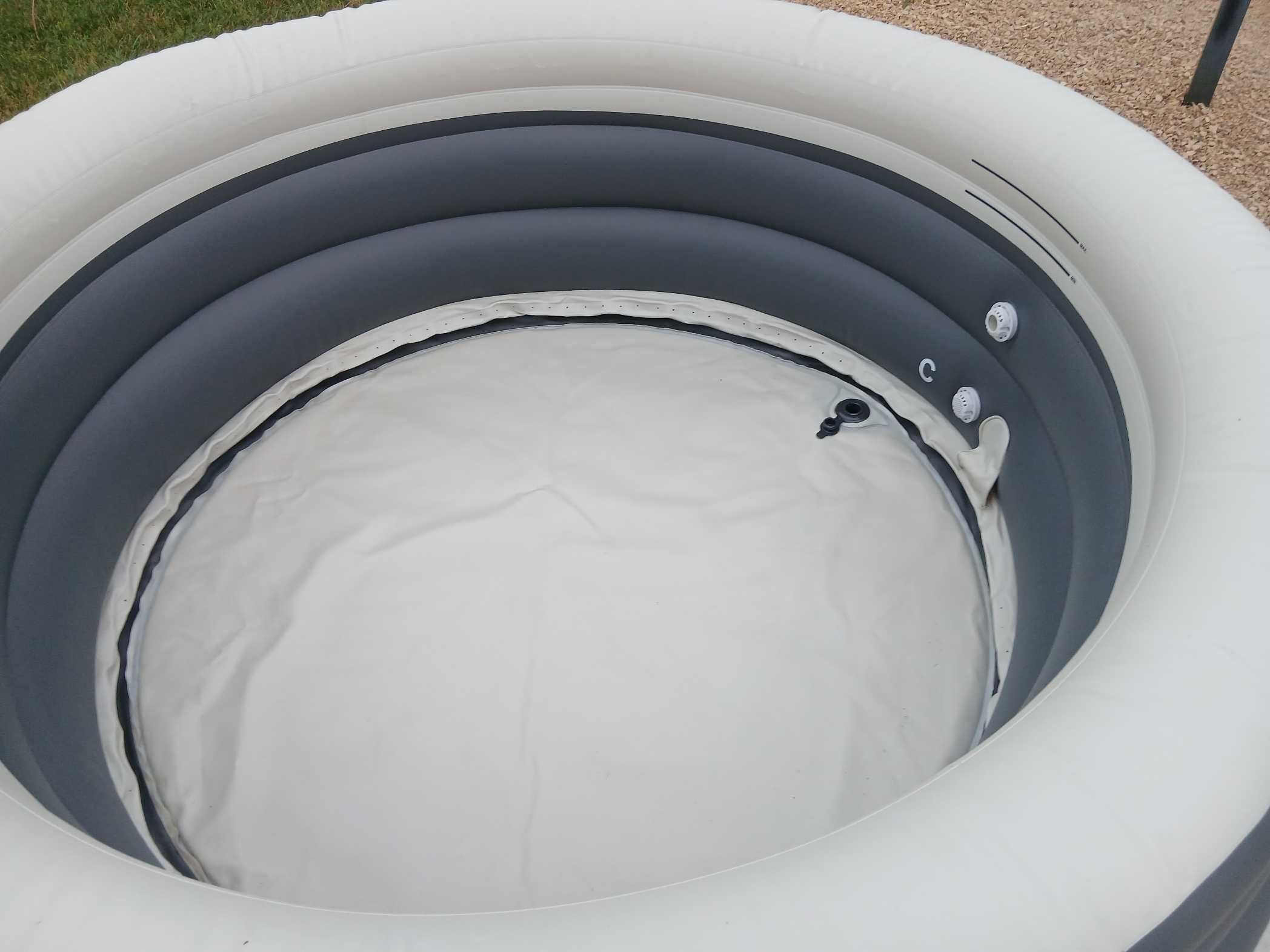 Jacuzzi Simple SPA
Model SB-B20