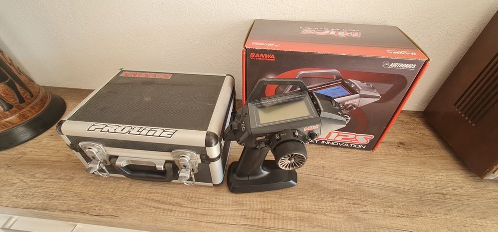 Carro X RAY XB4 2017