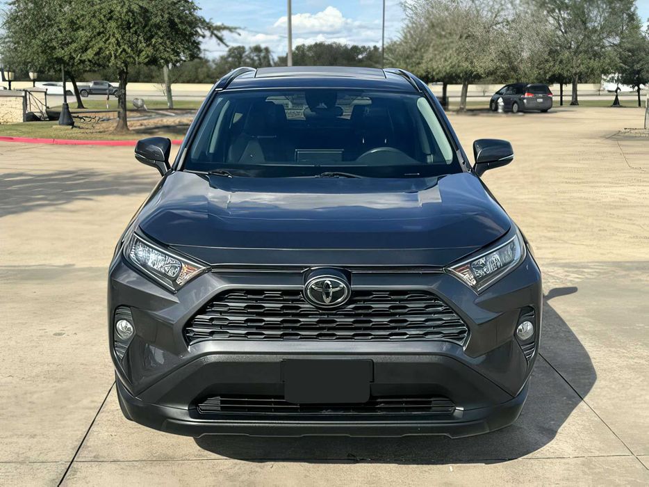 Toyota RAV4      2019