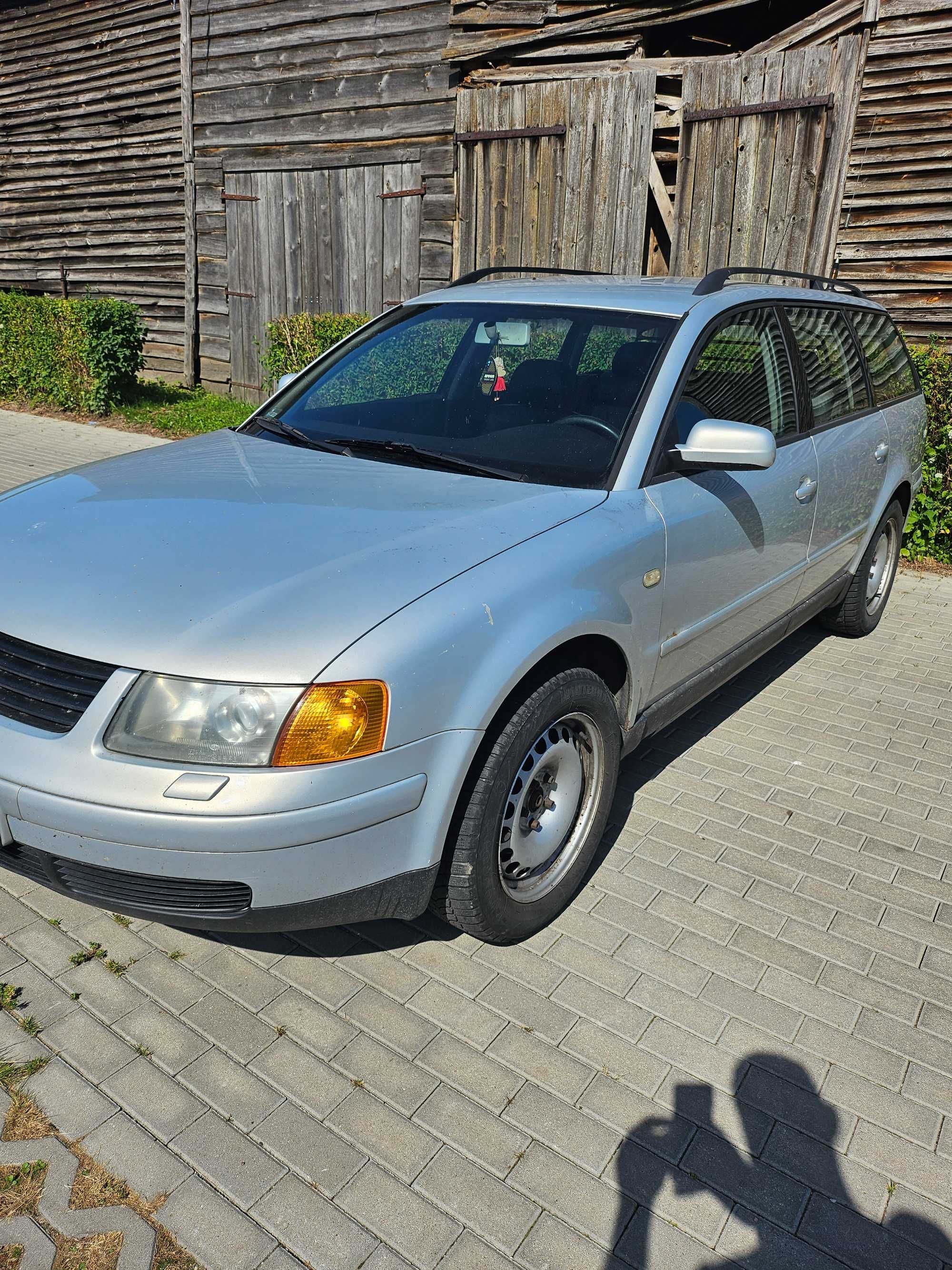 Sprzedam uszkodzonego passata b5 2.8 v6 4 motion