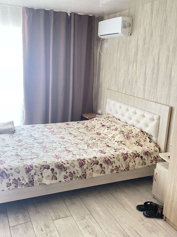 Будинки подобово на березі лиману