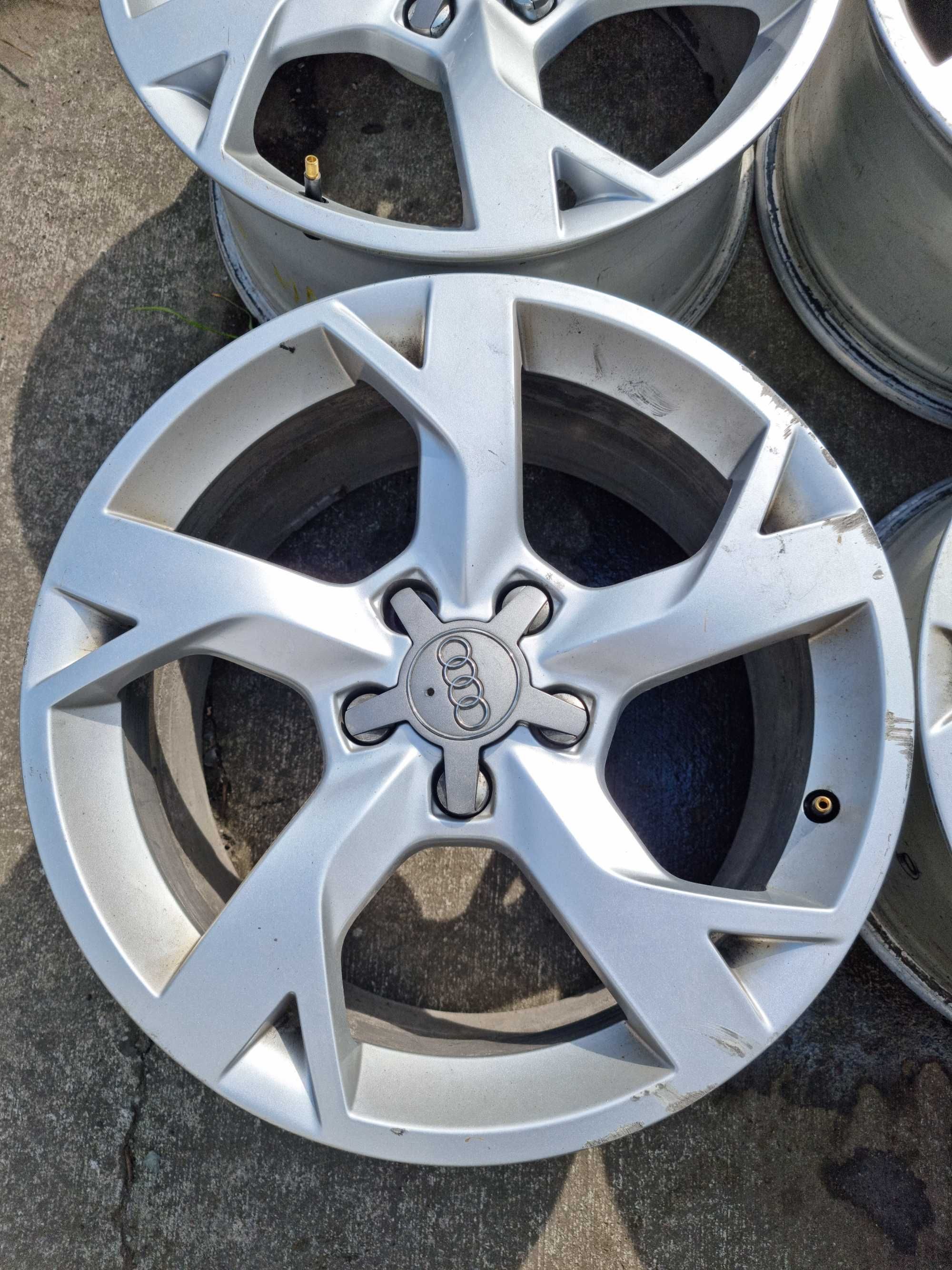 Felgi 17 komplet Audi 8.0J x 17" 5x112 ET 48 4F0,601,025CC