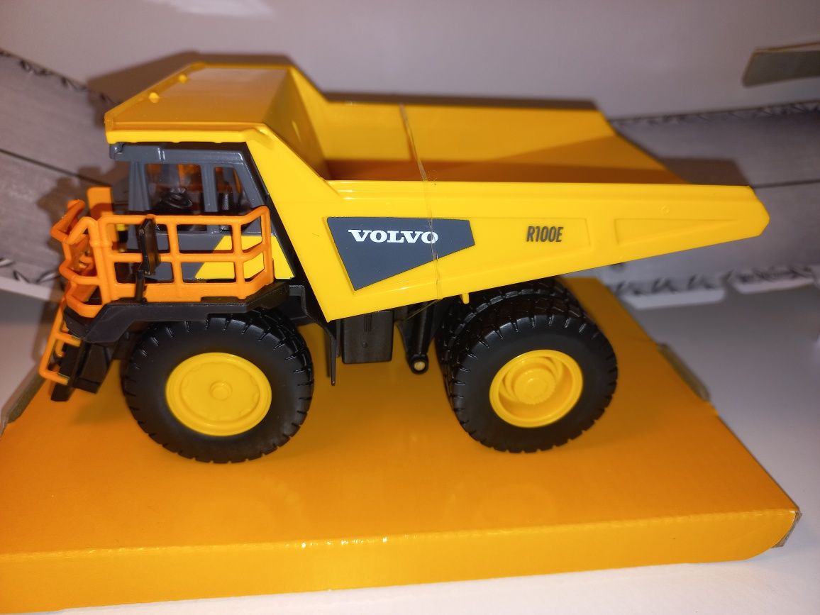 Bburago wywrotka Volvo R100E,skala 1:60