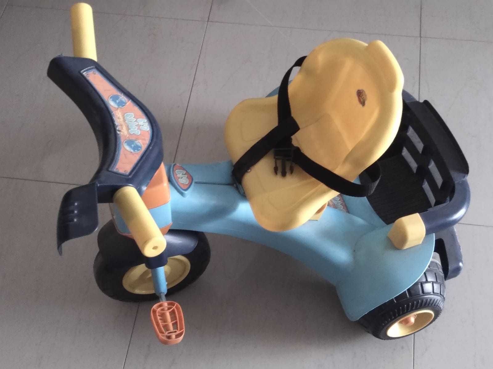Triciclo Crianças em Plástico