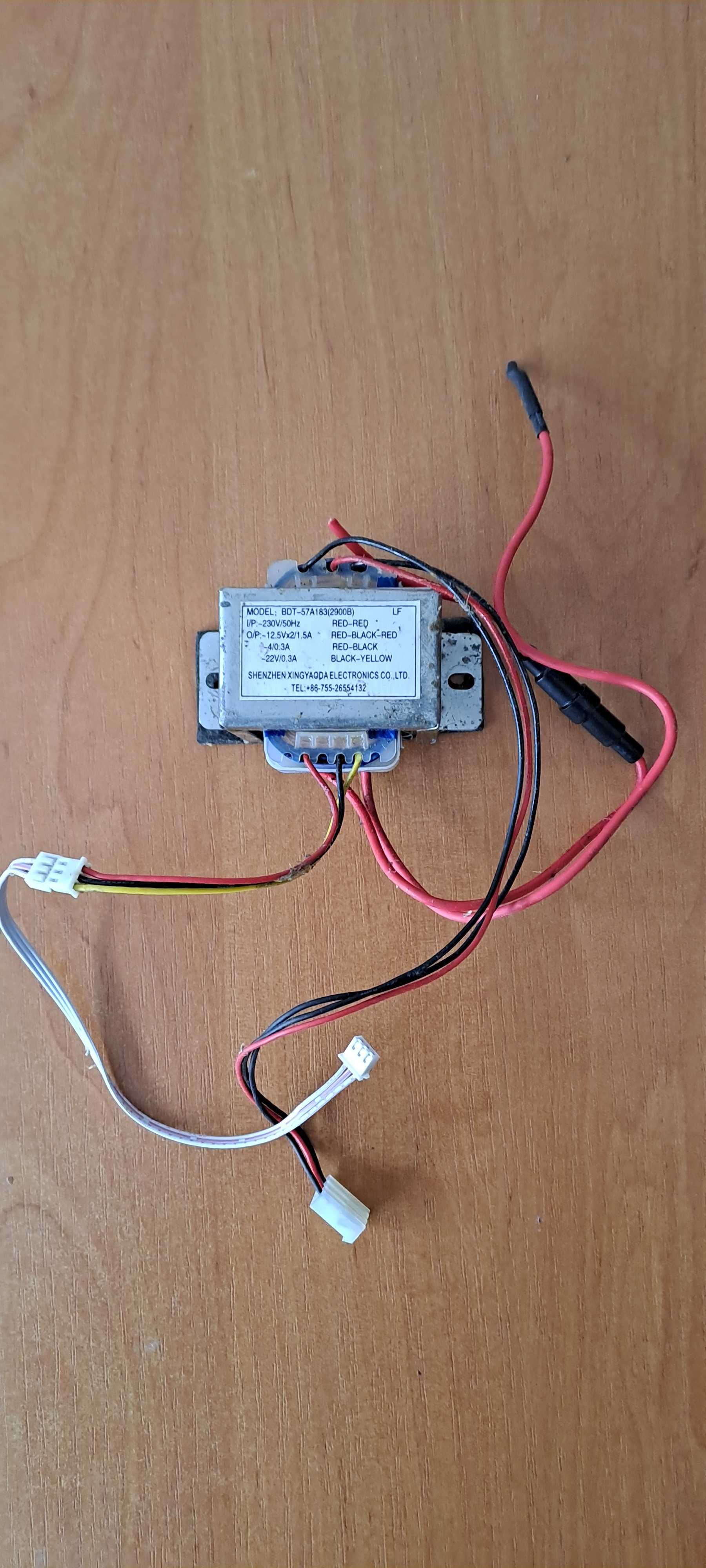 Transformator z subwafera