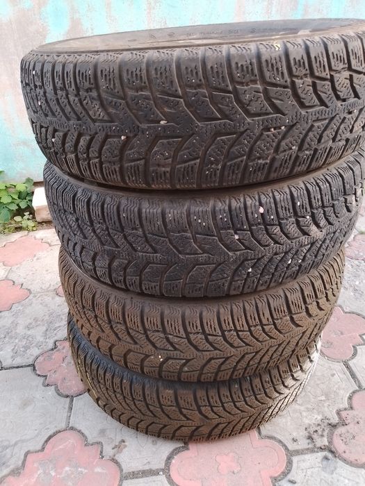 Комплект зимней резины DoubleStar DW08 (175/70R13 82T) 23 год. 7-6 мм