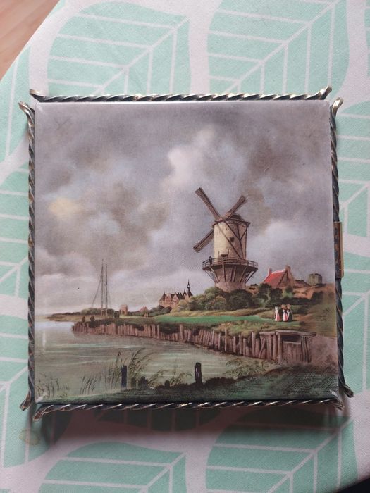 Podstawka w metalowej ramce