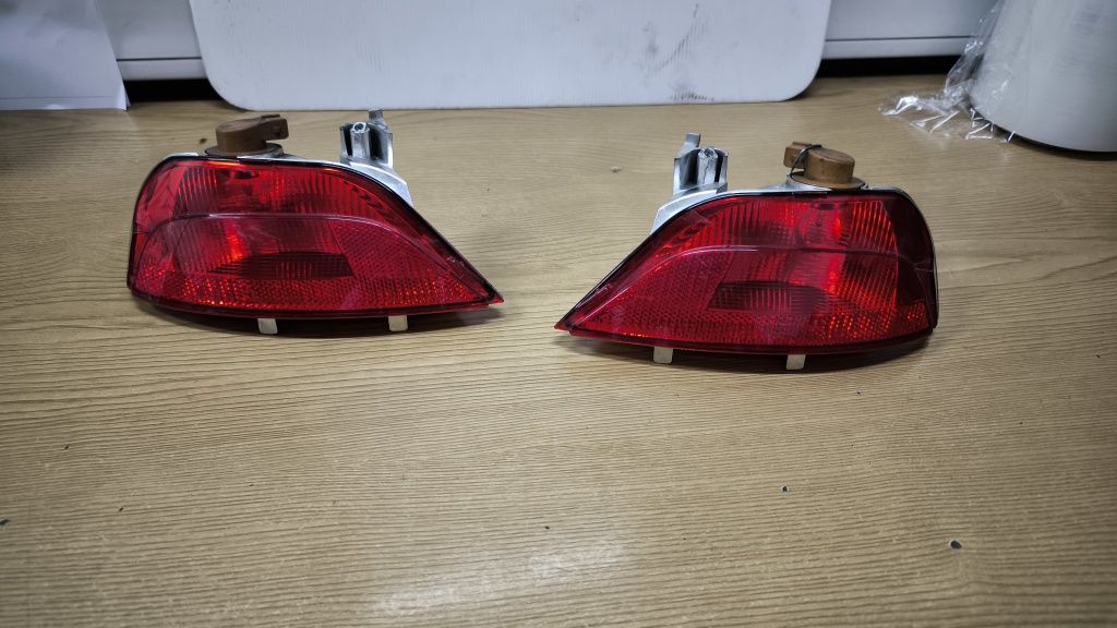 Dois Farolins de Renault Megane 4 traseiros