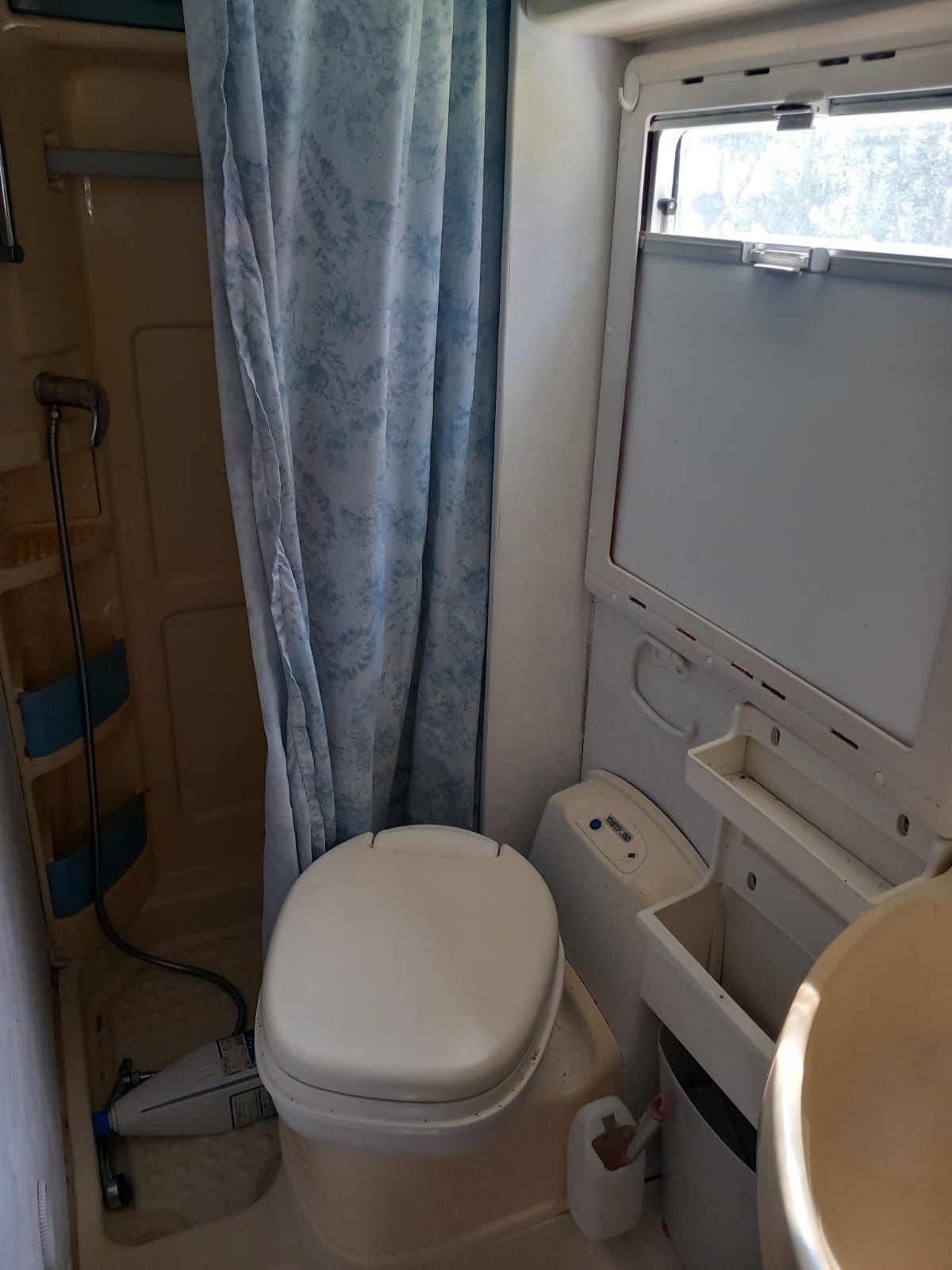 Vendo autocaravana para 4 pessoas