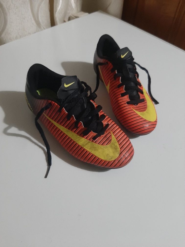 Chuteiras Nike Mercurial Criança