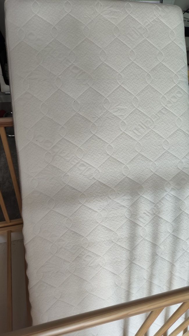 Łóżeczko dziecięce z materacem 120x60