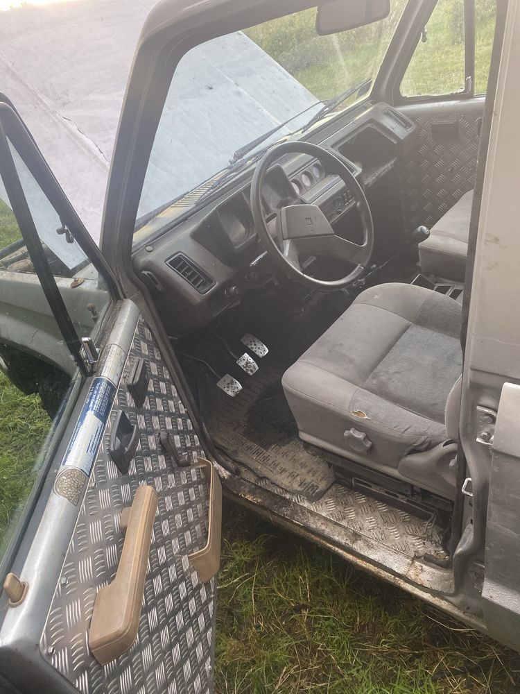 Isuzu trooper (monterey)