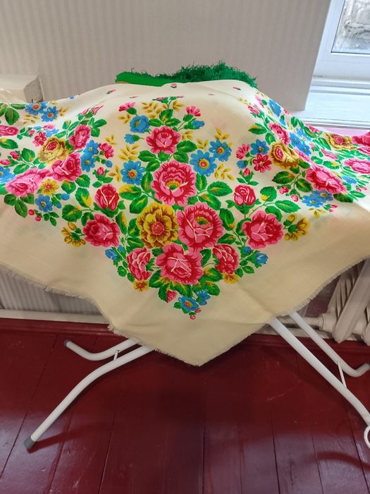 Продам платок шерстяний