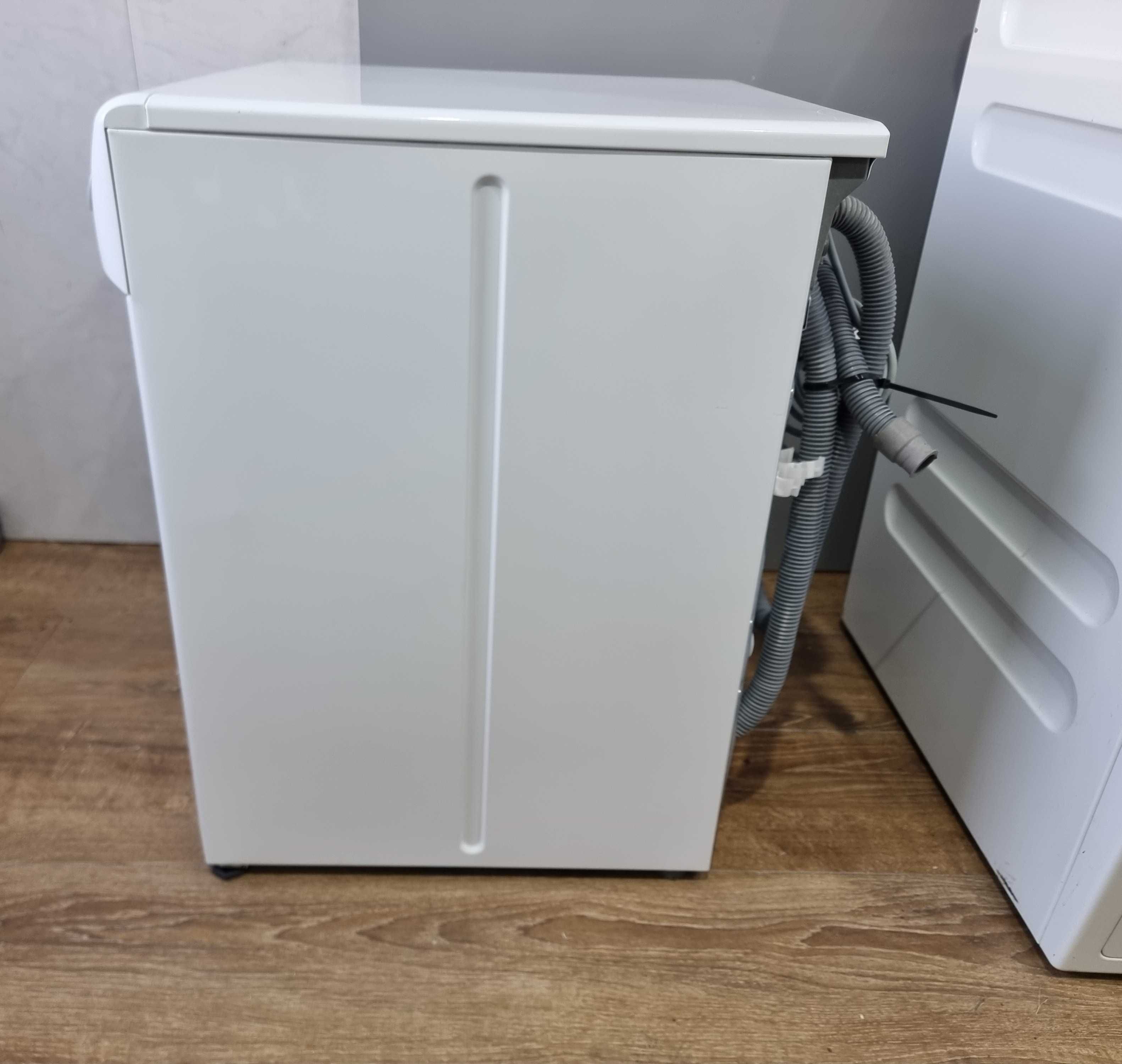 Pralka kompaktowa AEG Lavamat  L5CB 30330, 3kg, 1300obr/min, szer.50cm