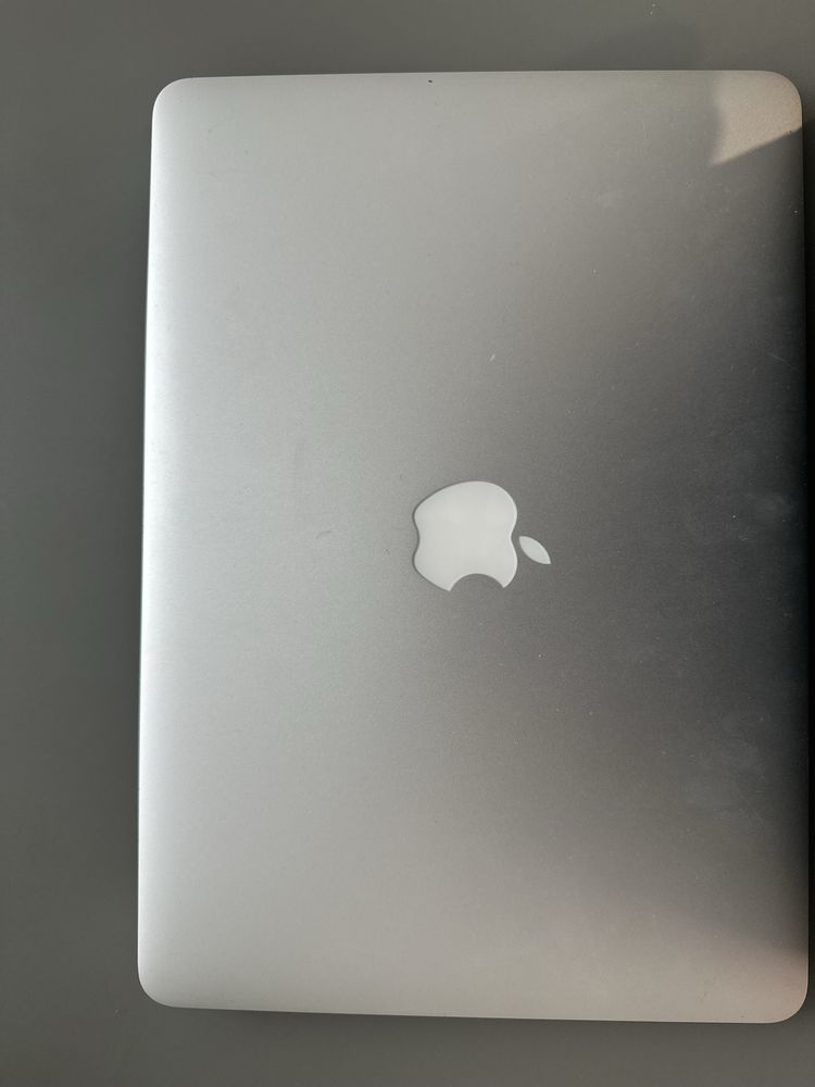 Продам ноутбук Apple Macbook Air 2015р