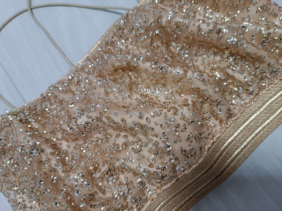 Топ  золотистого кольору золото новорічний бандо