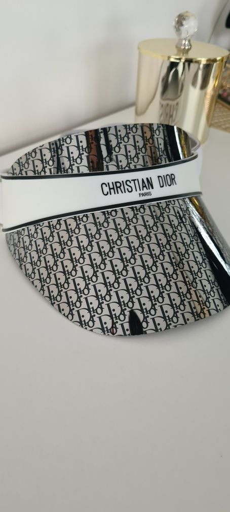 Daszek przeciwsłoneczny Christian Dior  okulary przeciwsłoneczne