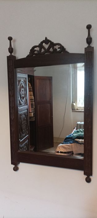 Espelho de madeira trabalhada antigo