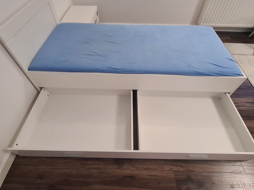 Snow Forte łóżko białe materac 90x200  z szufladą plus szafka nocna