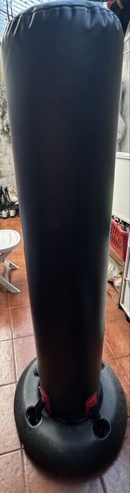 Saco de boxe com base