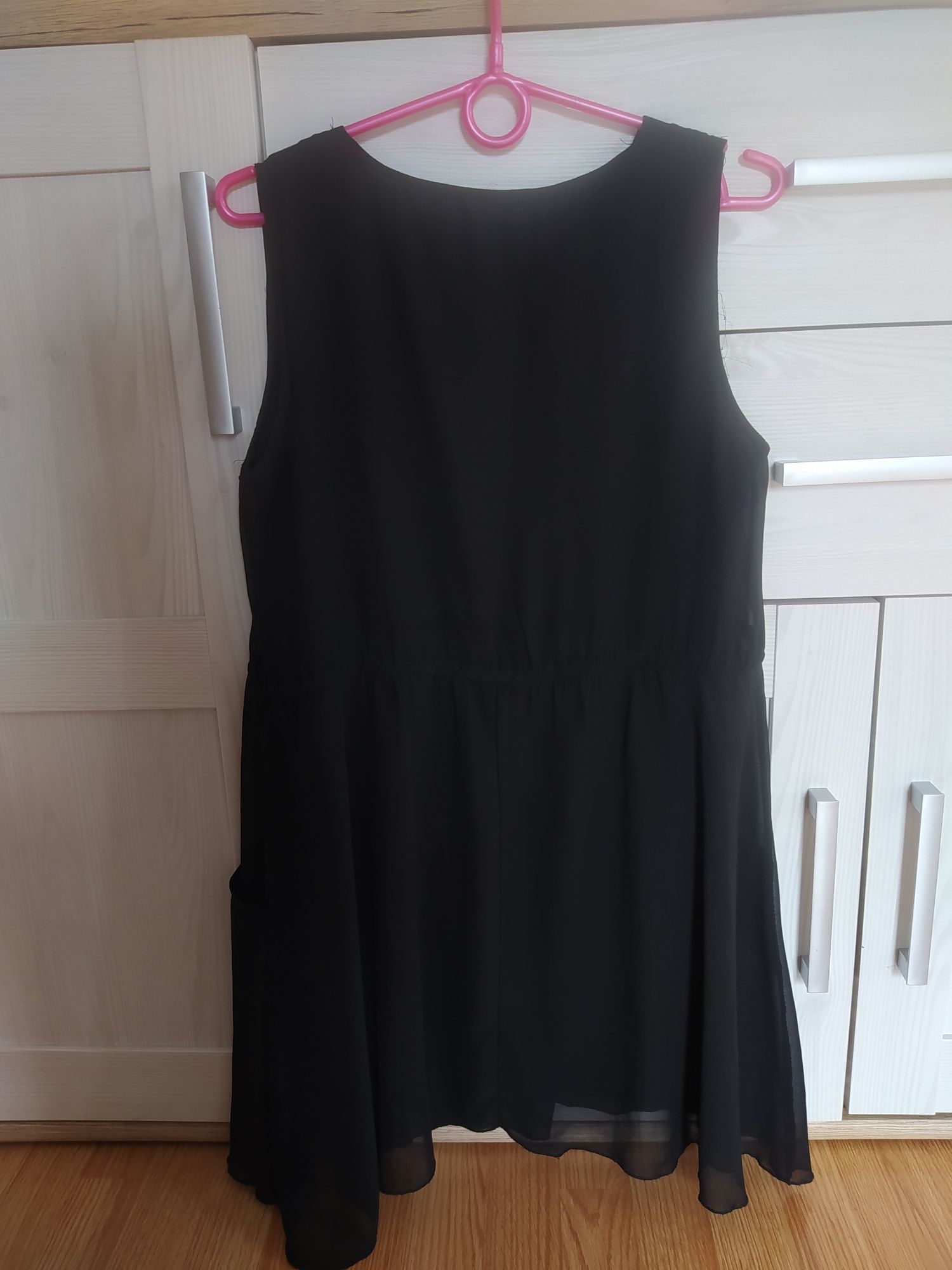 Czarna sukienka (luźna) z kieszeniami