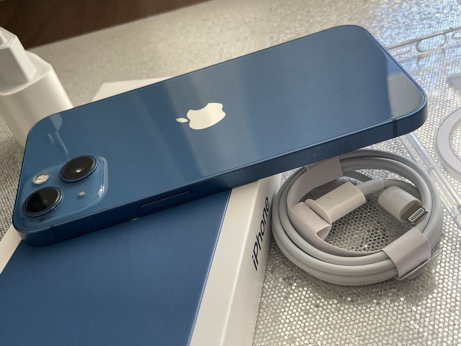 Iphone 13-256GB-niebieski-super stan-akcesoria