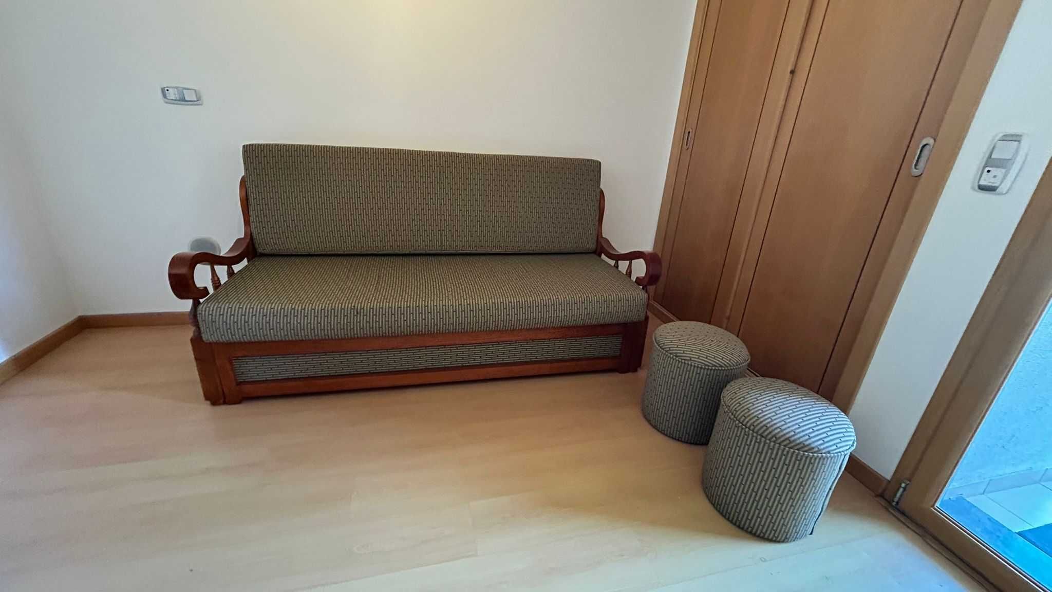 Sofá cama de madeira maciça