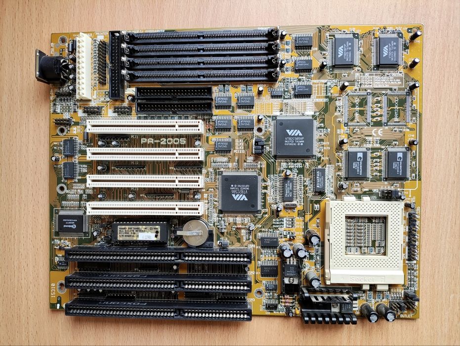 Материнська плата FIC PA-2005 Socket 7, 1996 рік