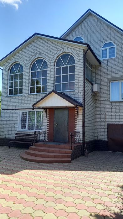 2х поверховий капітальний будинок на Подусівці